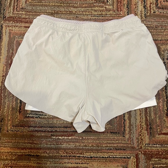 Athleta 2 in 1 Crest Gray Lined Shortie Shorts Women's Size 8 - Picture 6 of 7